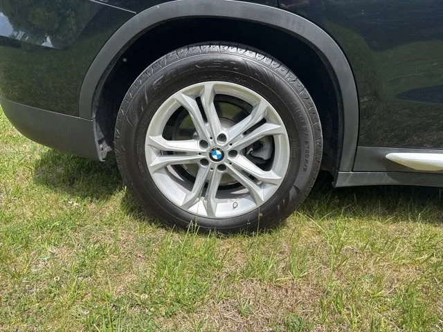 Used 2020 Black BMW xDrive30i image 11