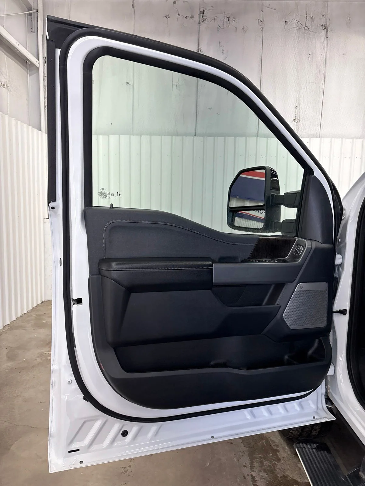 Used 2024 Oxford White Ford Lariat image 8