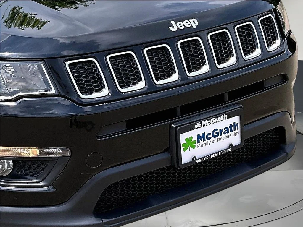 Used 2018 Black Jeep Latitude image 35