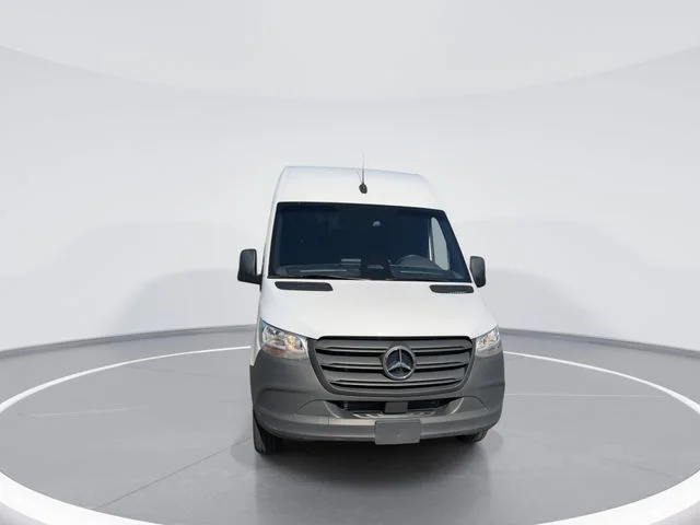 Used 2025 White Mercedes-Benz Cargo 144 WB image 3