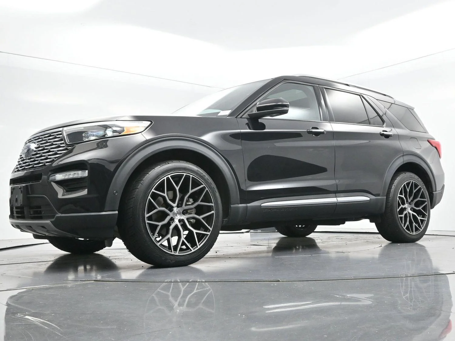 Used 2022 Agate Black Ford Platinum image 46