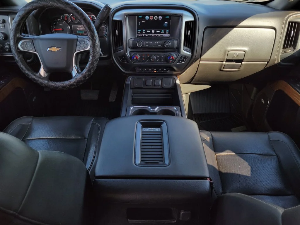 Used 2019 GRAPHITE METALLIC Chevrolet LTZ image 16