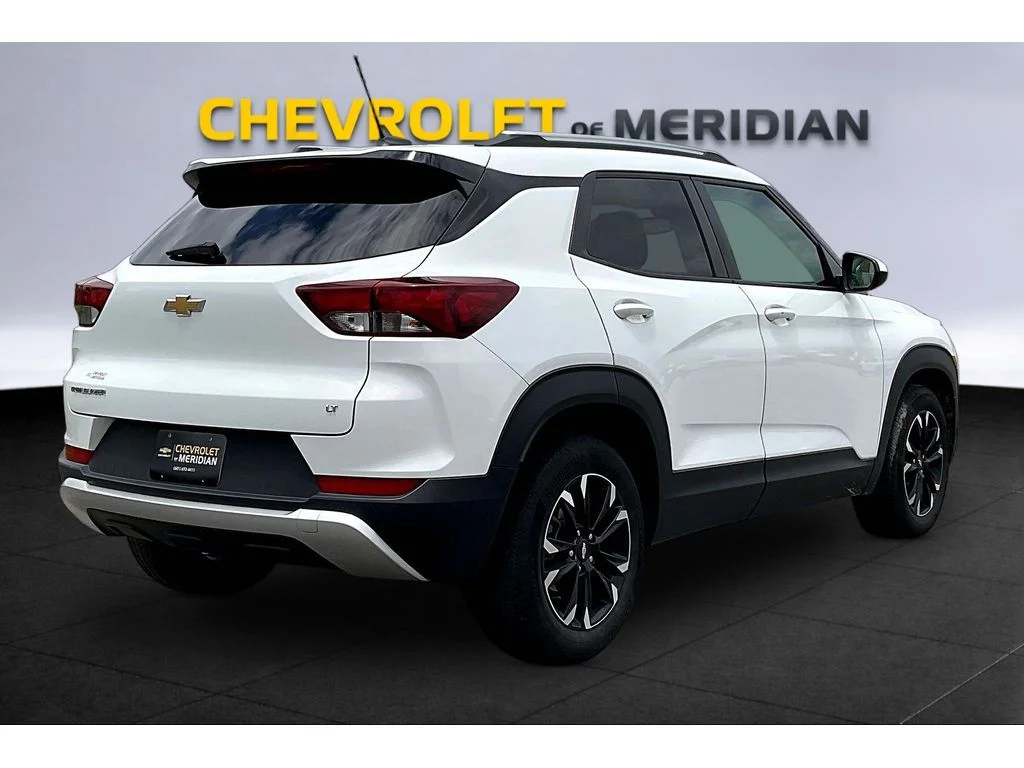 Used 2023 Summit White Chevrolet LT image 11
