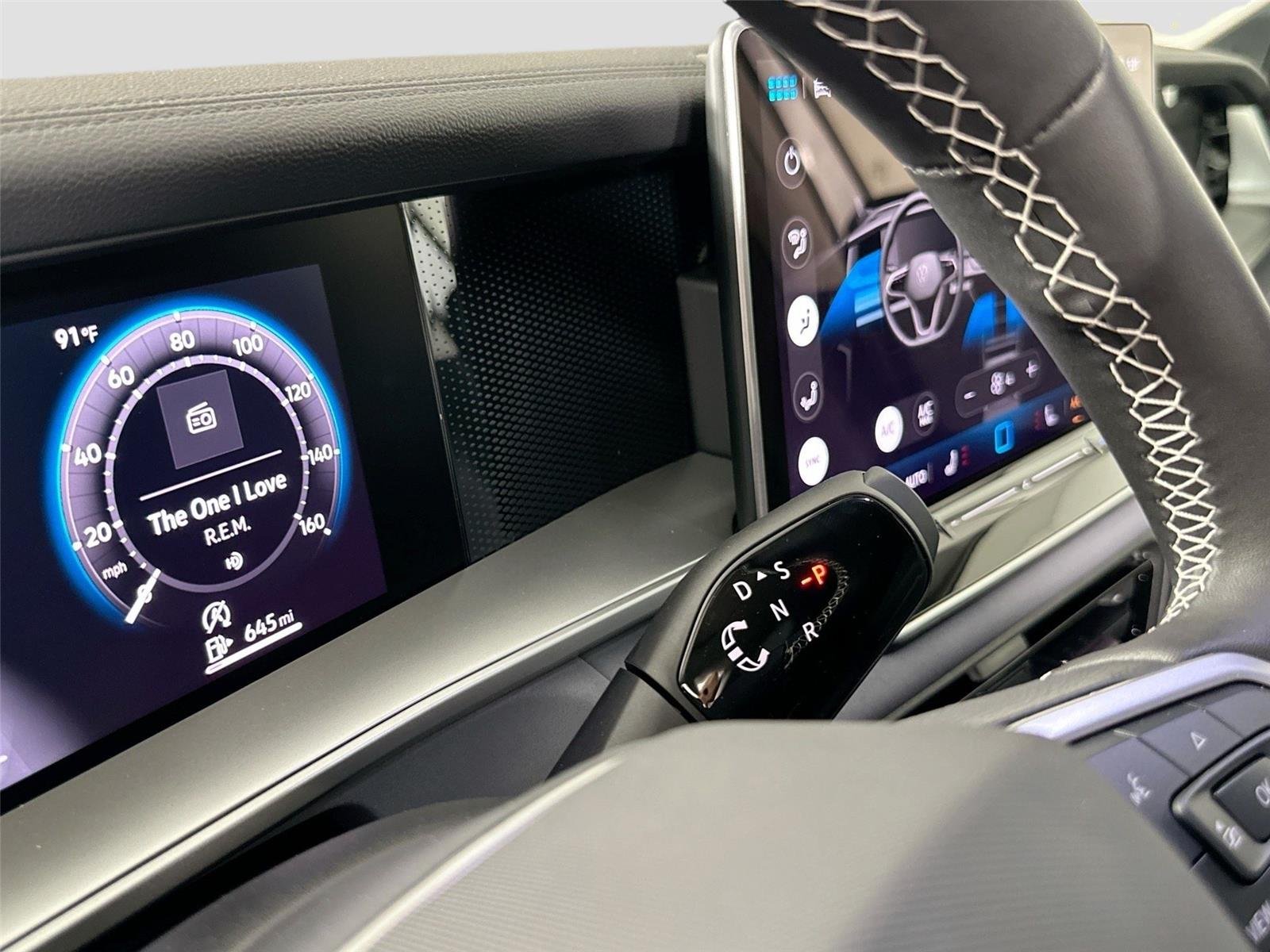 2025 Volkswagen Tiguan SE - Photo 14