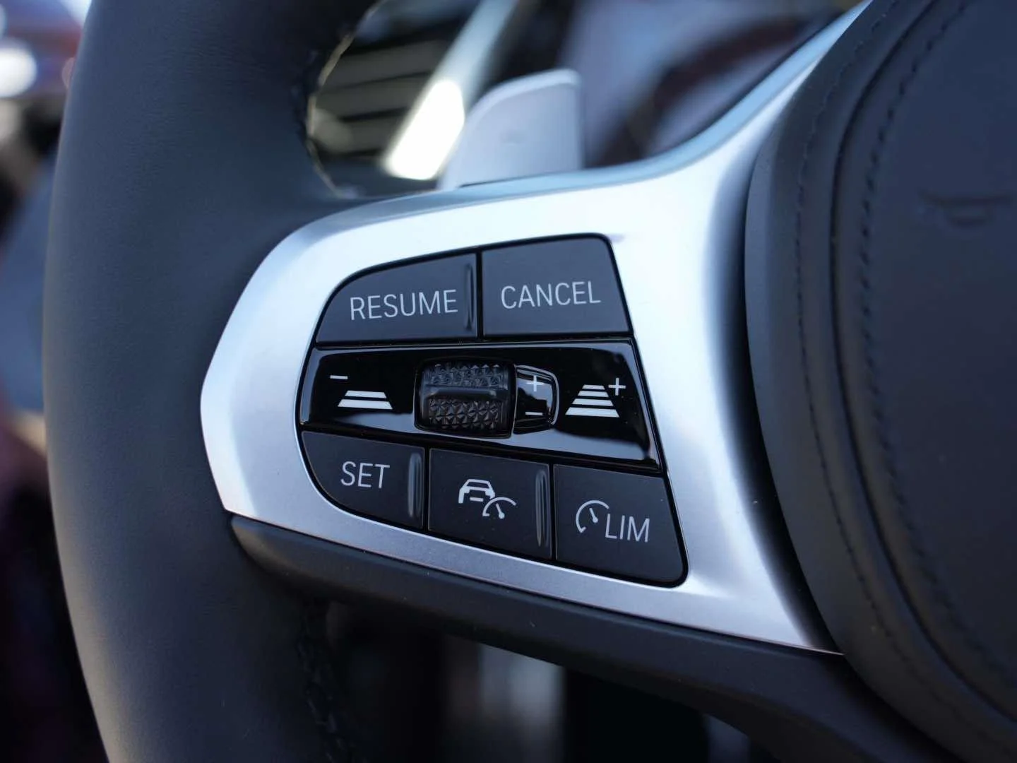 New 2026 Thundernight Metallic BMW sDrive30i image 13