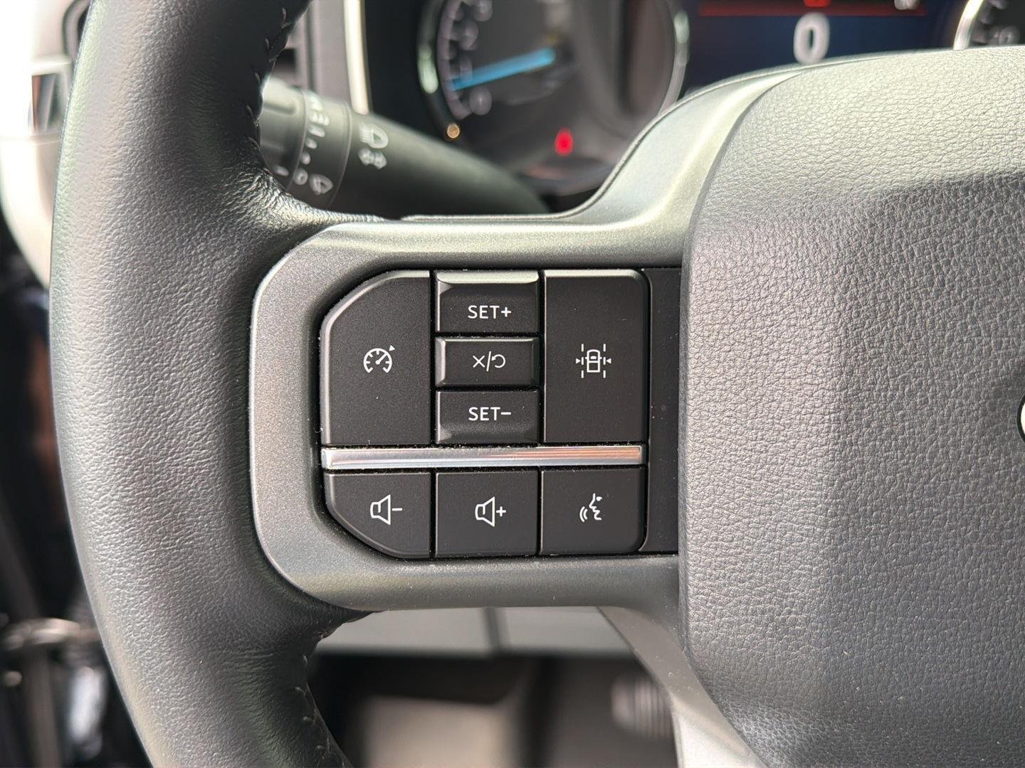 Used 2022 Antimatter Blue Ford XLT image 21