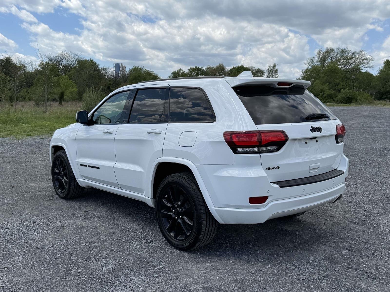 Used 2020 Bright White Clearcoat Jeep Altitude image 24