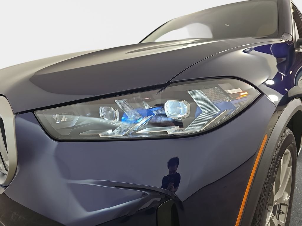 New 2026 Tanzanite Blue II Metallic BMW xDrive50e image 33