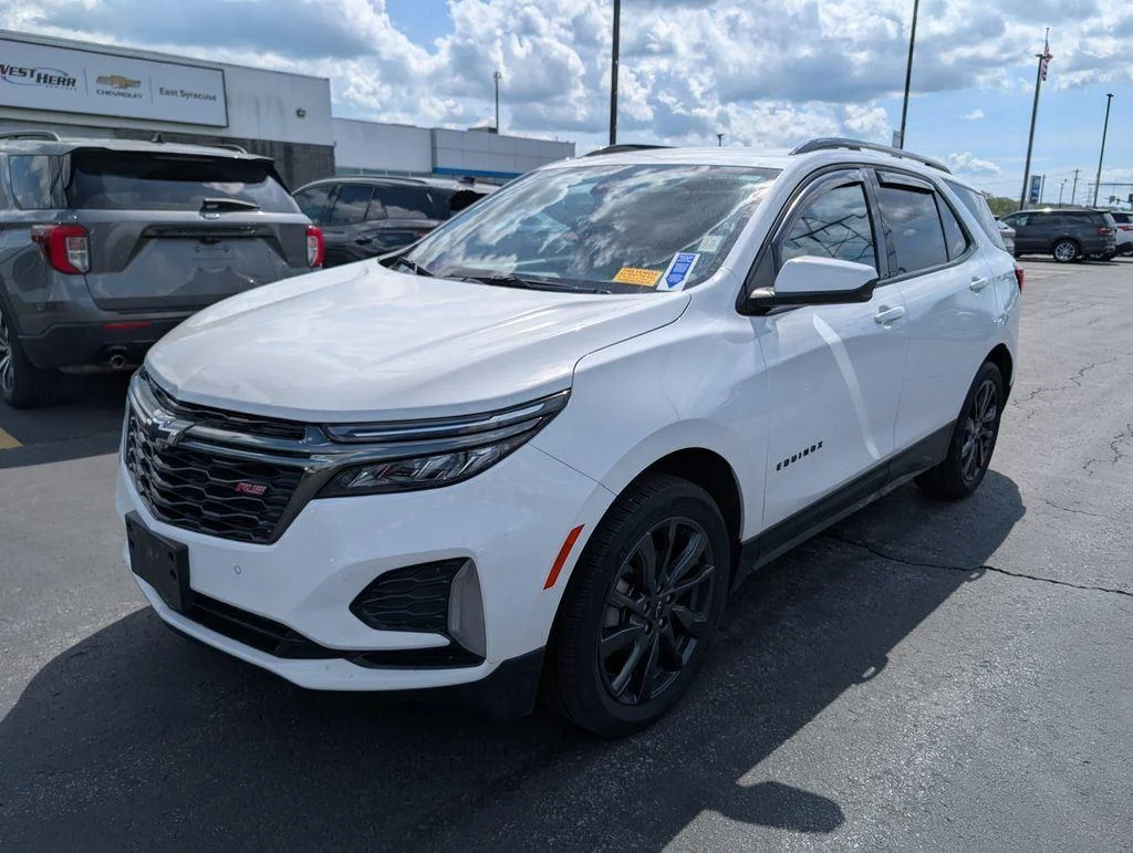 Used 2023 Summit White Chevrolet RS image 4