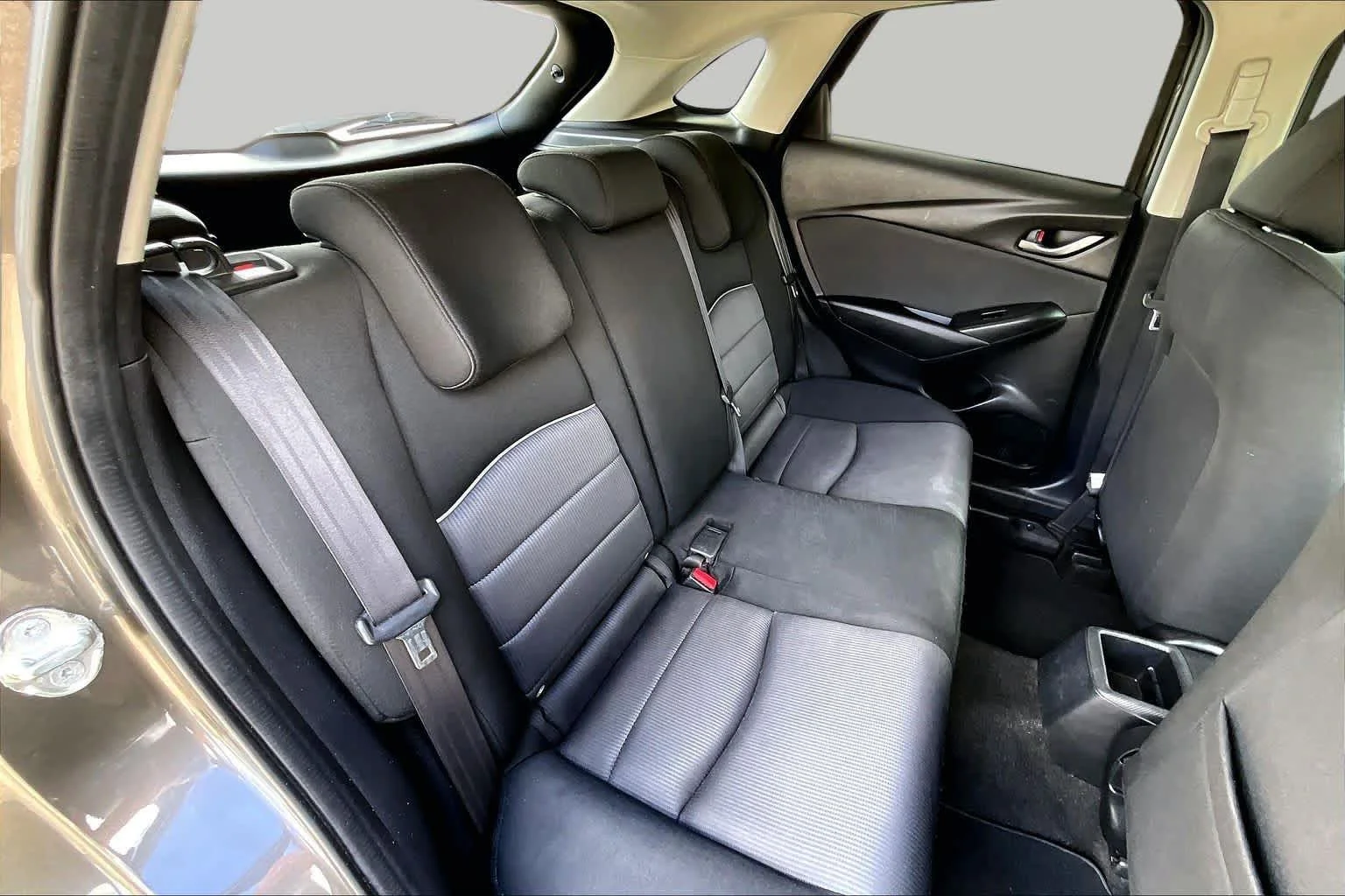 Used 2017 Titanium Flash Mica Mazda Sport image 20