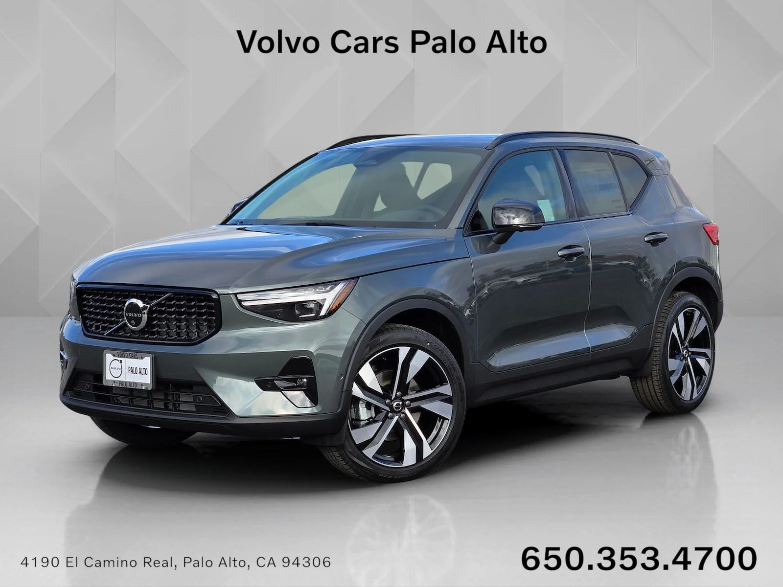 2026 Volvo XC40 B5 Ultra Dark AWD's photo