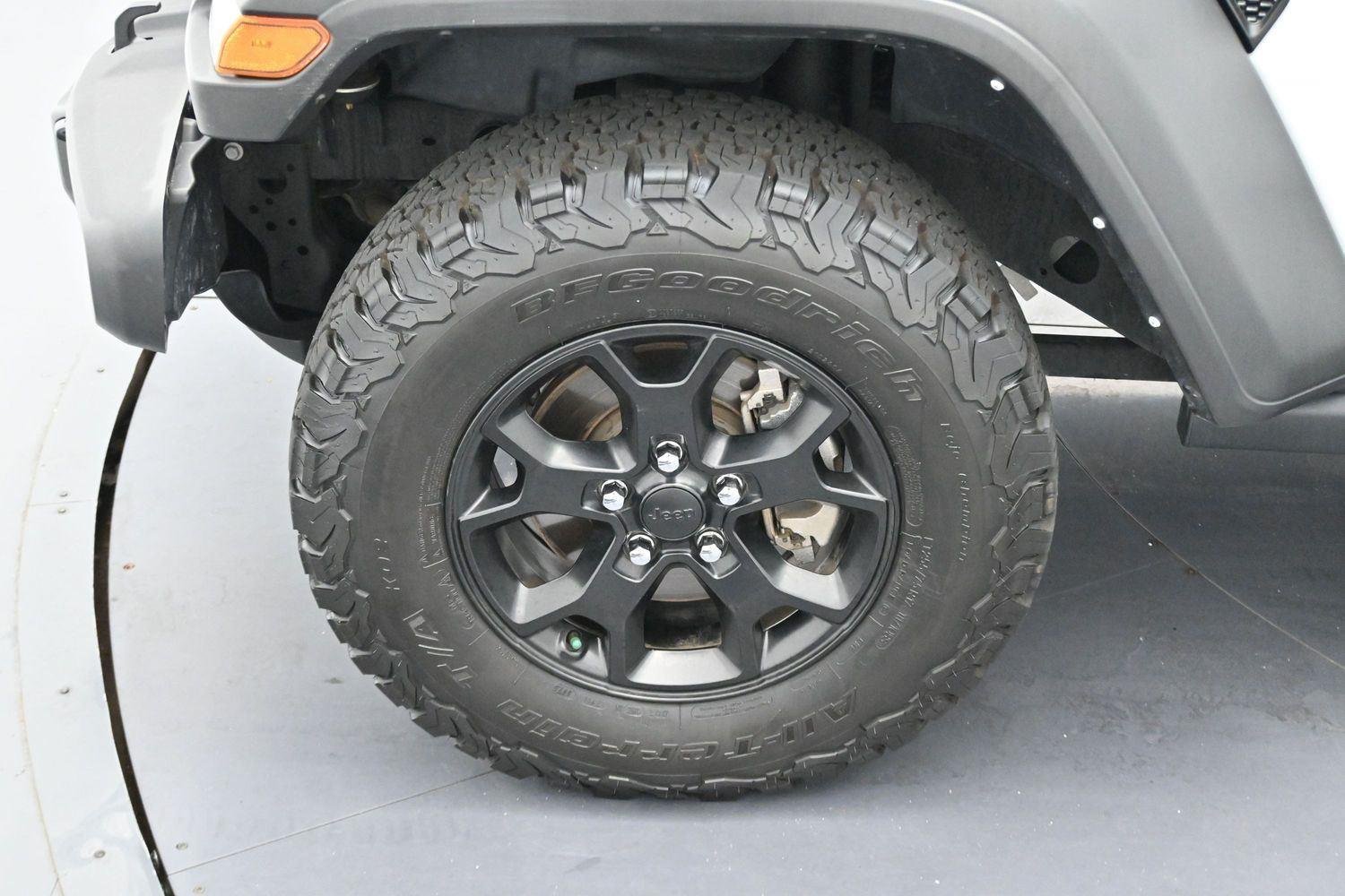 Used 2022 Bright White Clearcoat Jeep Willys image 30