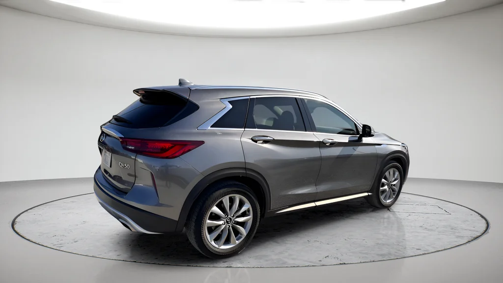 Used 2022 Gray INFINITI LUXE image 3