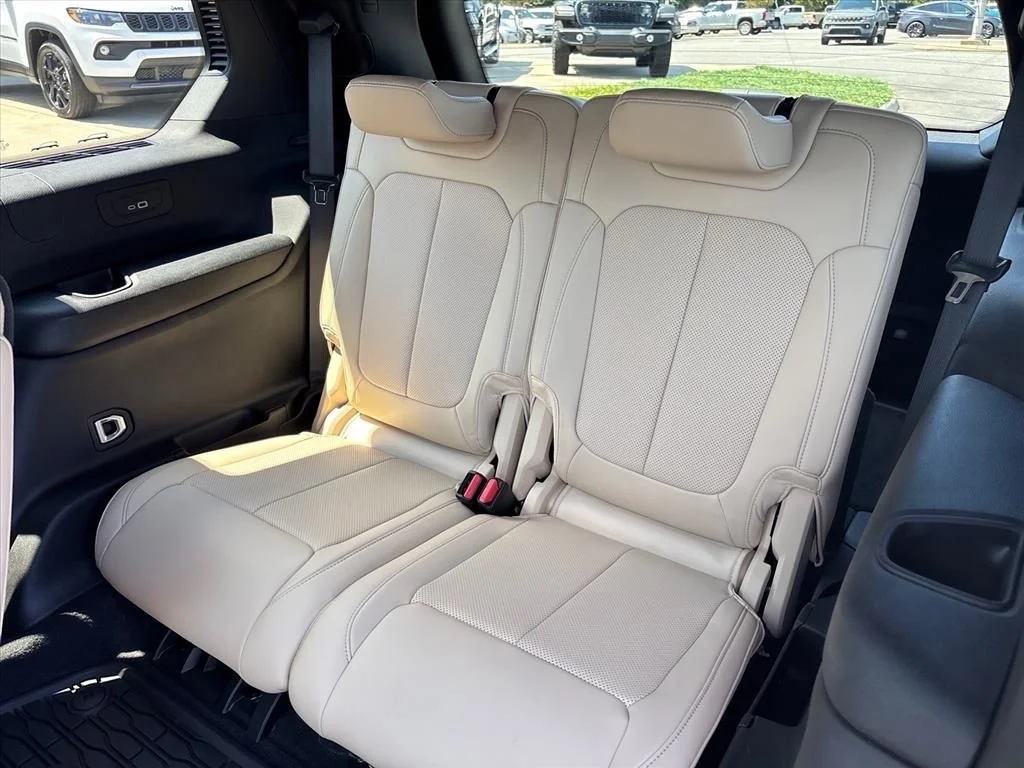 Used 2025 Red Jeep Limited image 11