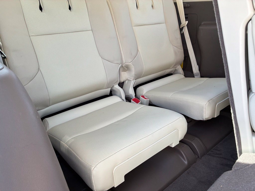 Used 2019 Gray Lexus 460 image 30