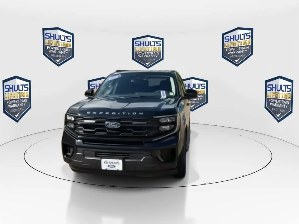 Used 2026 Agate Black Metallic Ford Active image 4