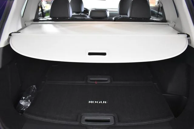 Used 2023 Blue Nissan SL image 16