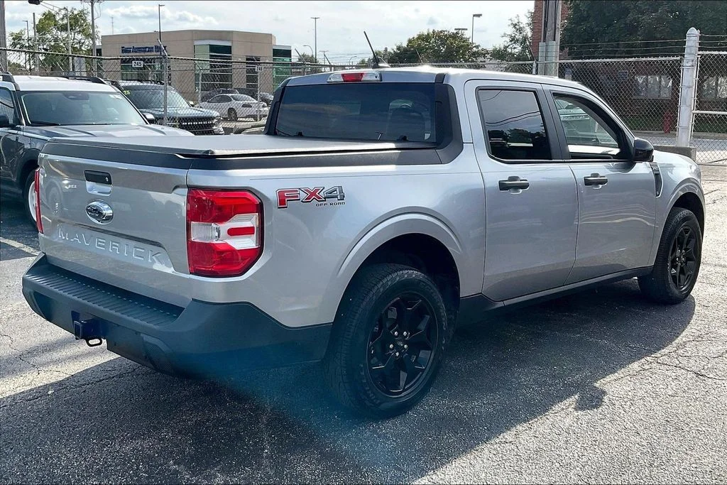 Used 2024 Silver Ford XLT image 12