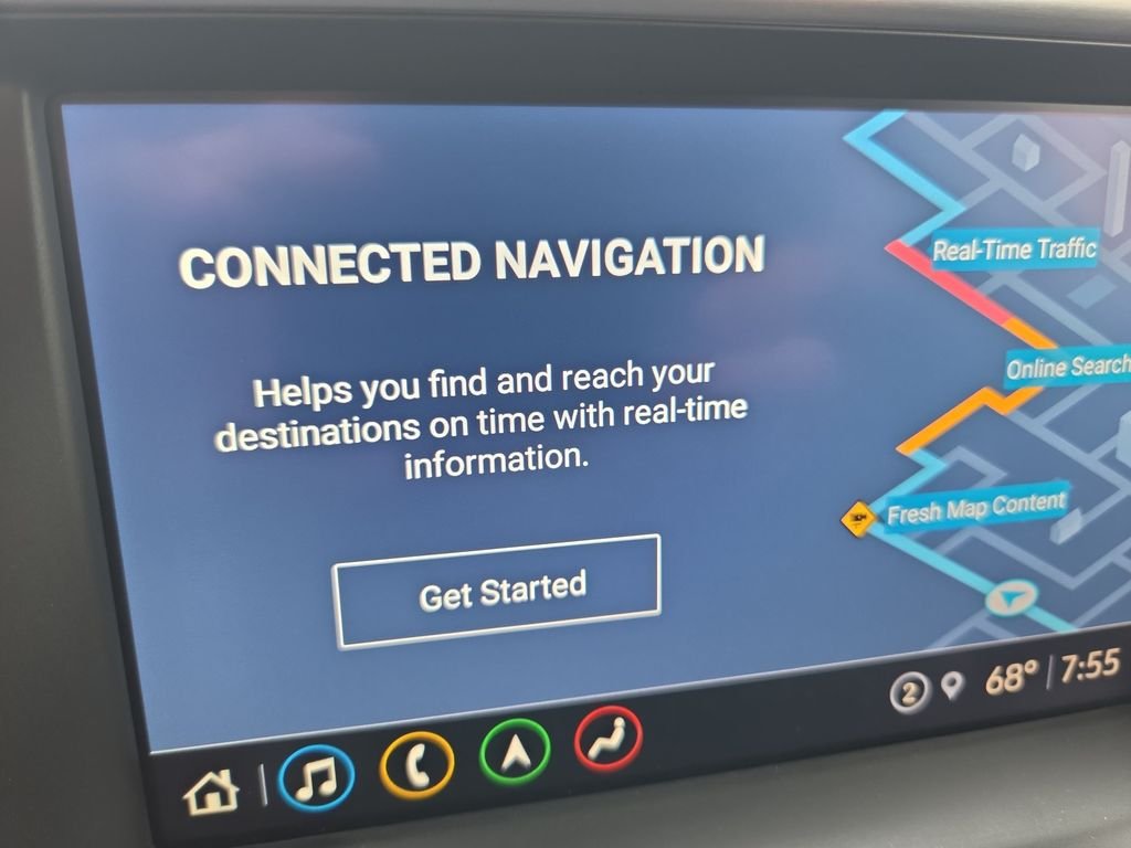Used 2023 White GMC SLE image 21