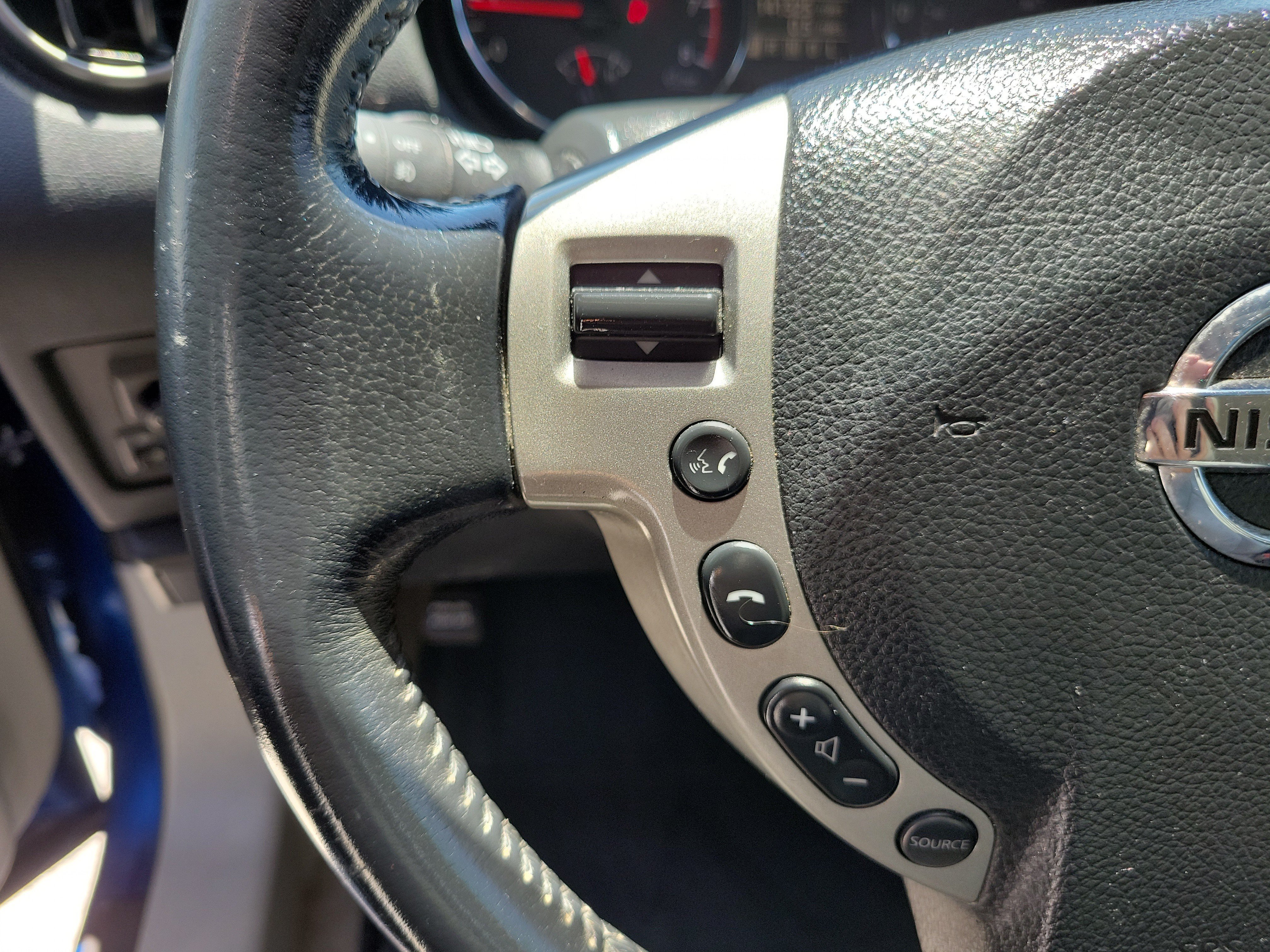 Used 2011 Indigo Blue Nissan SV image 25