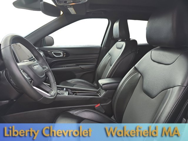 Used 2023 Granite Crystal Metallic Clearcoat Jeep Altitude image 14