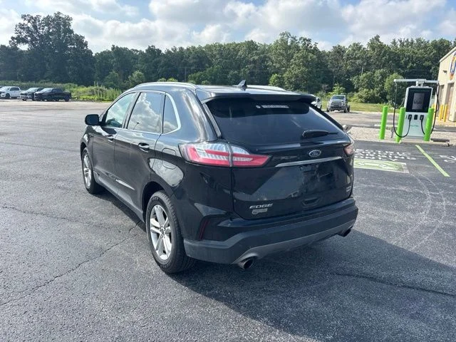 Used 2019 Black Metallic Ford SEL image 5