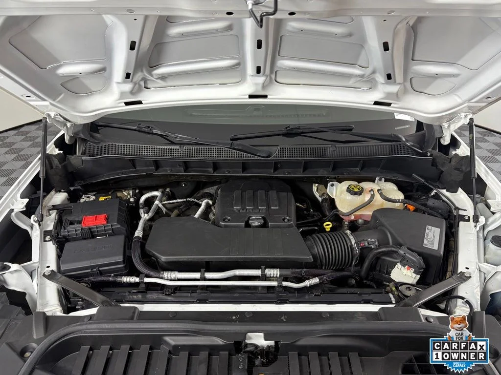 Used 2021 White Chevrolet Custom image 27