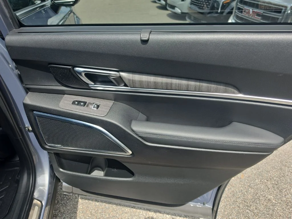 Used 2023 Silver Kia SX-Prestige image 17