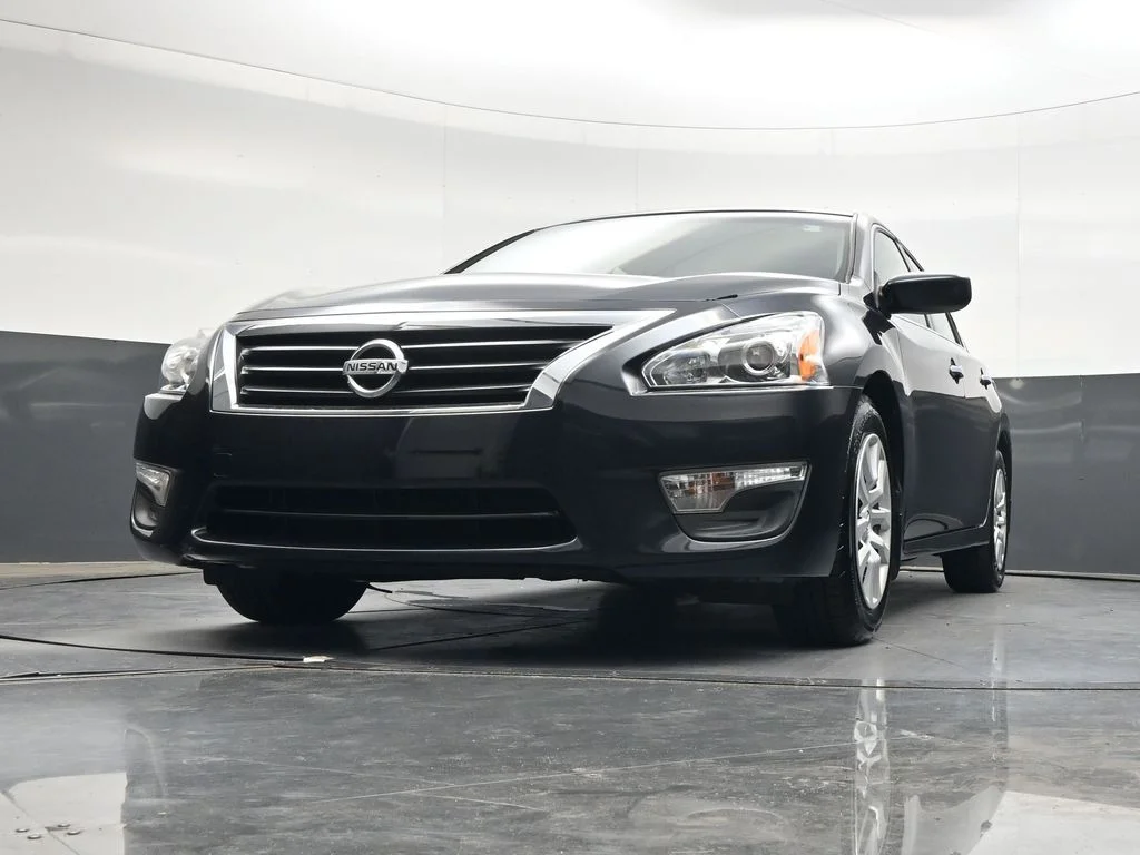 Used 2015 Storm Nissan 2.5 S image 29