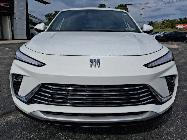 New 2026 Summit White Buick Preferred image 2