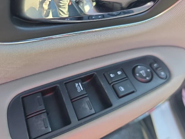 Used 2016  Honda EX image 27