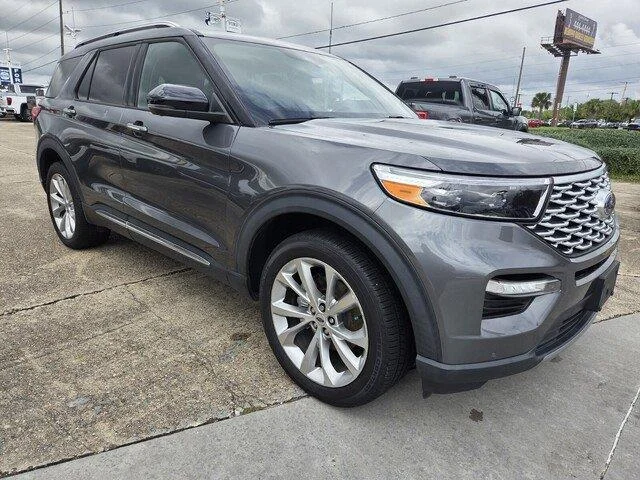 Used 2023 Carbonized Gray Metallic Ford Platinum image 7