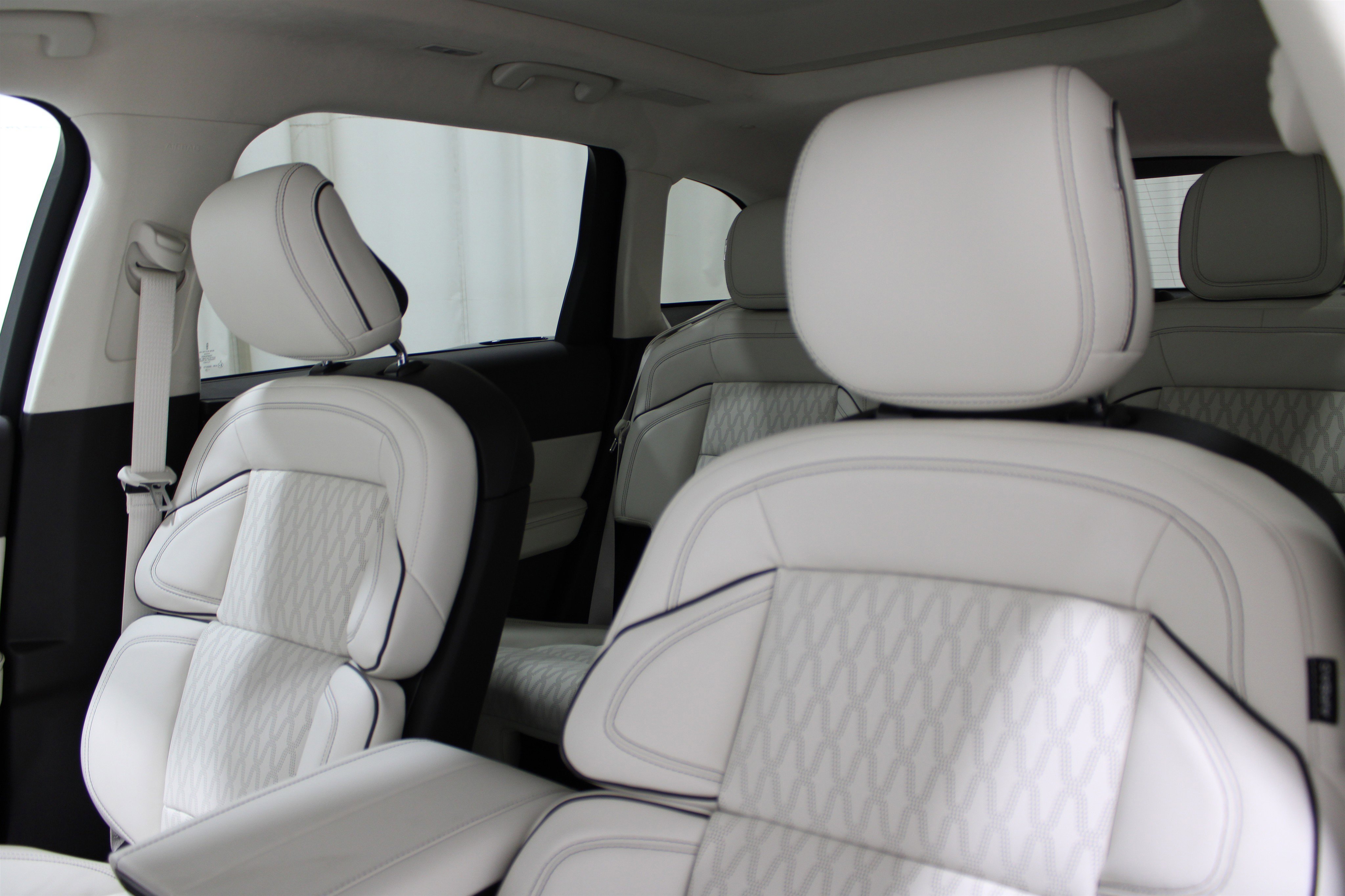 2026 Lincoln Nautilus Black Label photo 4