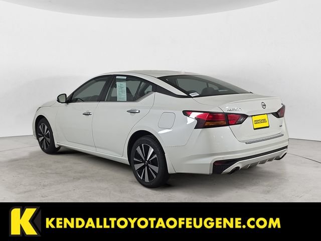 Used 2022 White Nissan 2.5 SV image 7