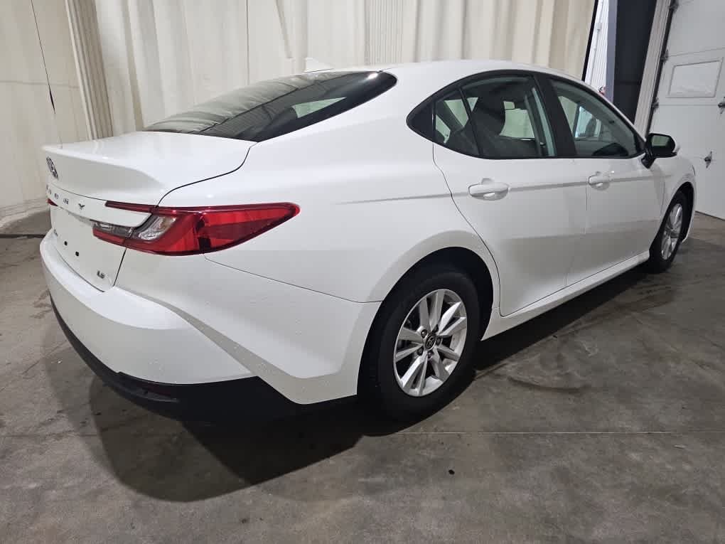 Used 2025 Ice Cap Toyota LE image 7