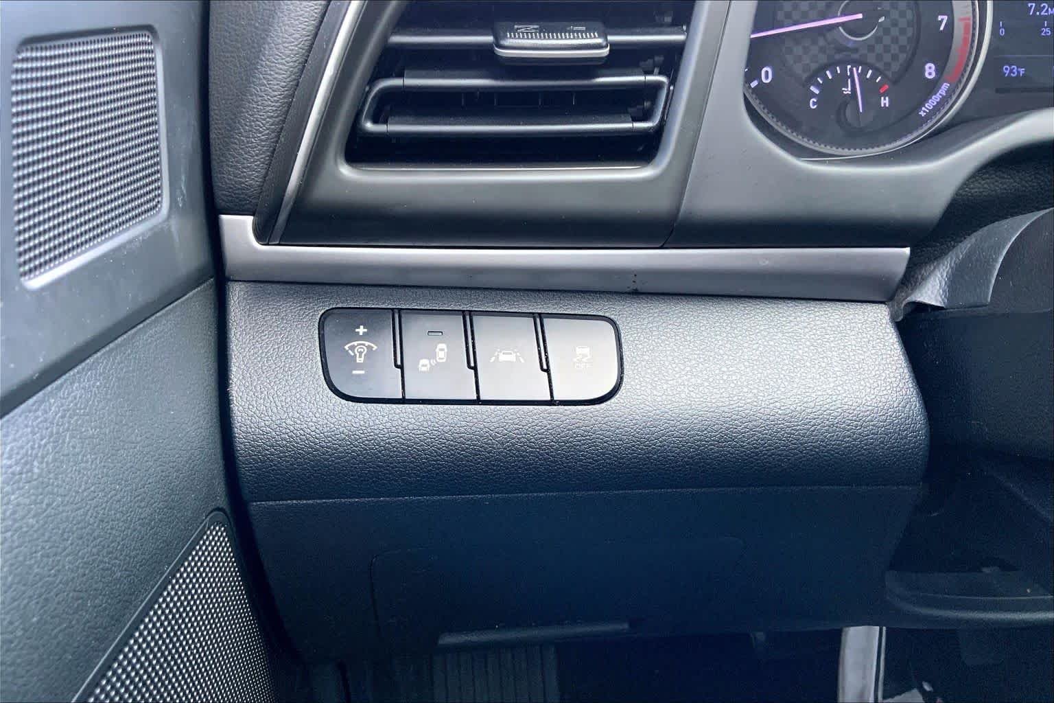 Used 2020 Machine Gray Hyundai Value Edition image 34