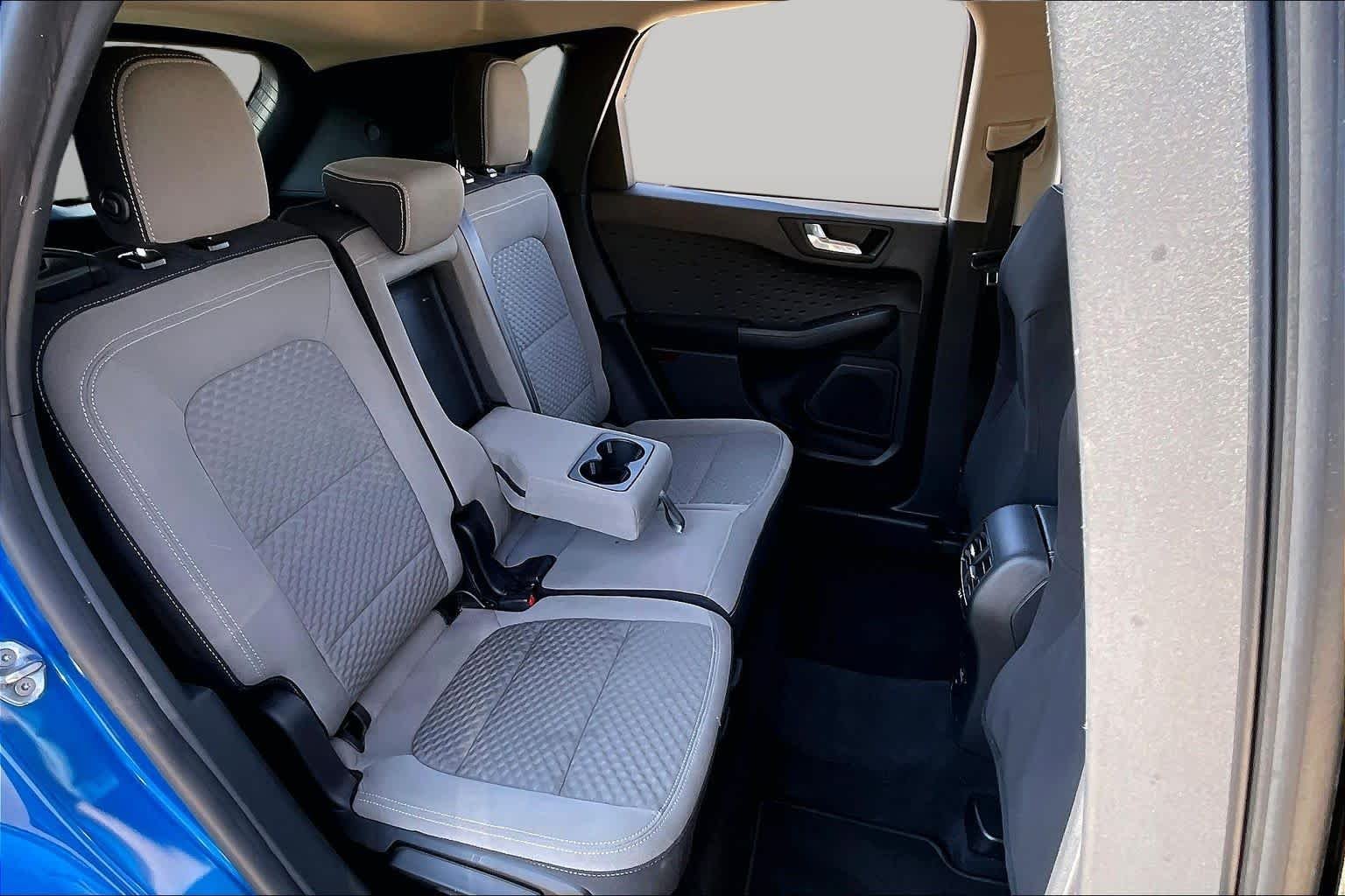 Used 2020 Velocity Blue Metallic Ford SE image 18