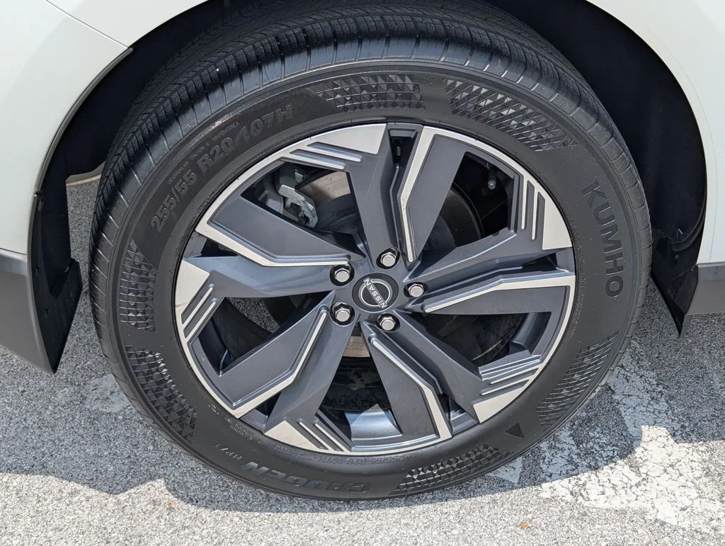 Used 2025 White Nissan SV image 26
