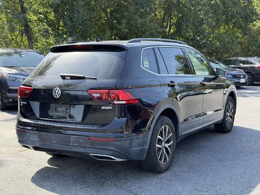 Used 2019 Black Volkswagen 2.0T SE image 2