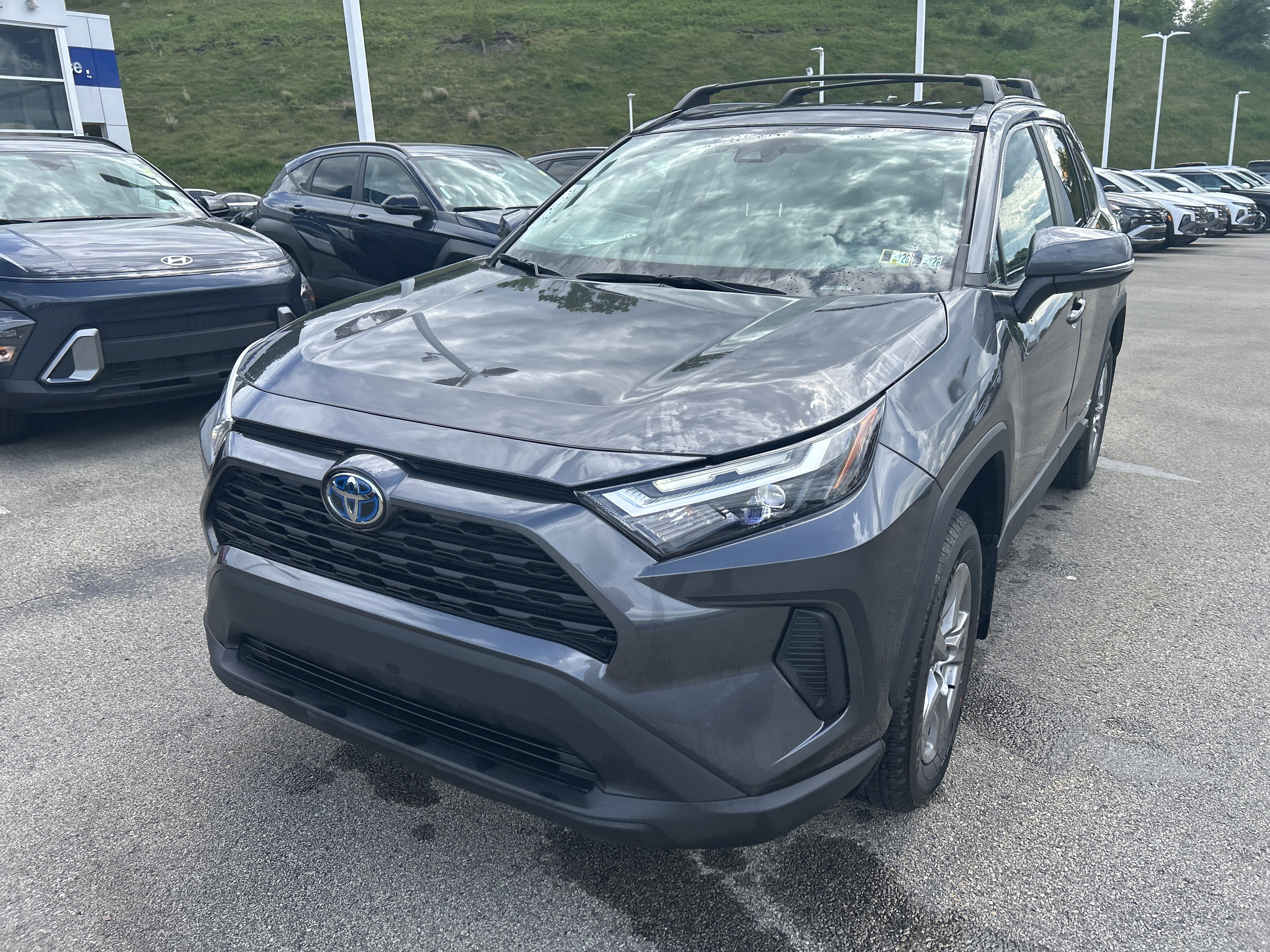 2024 Toyota RAV4 XLE - Photo 10
