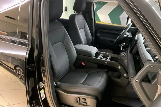 Used 2025 Black Land Rover S image 6