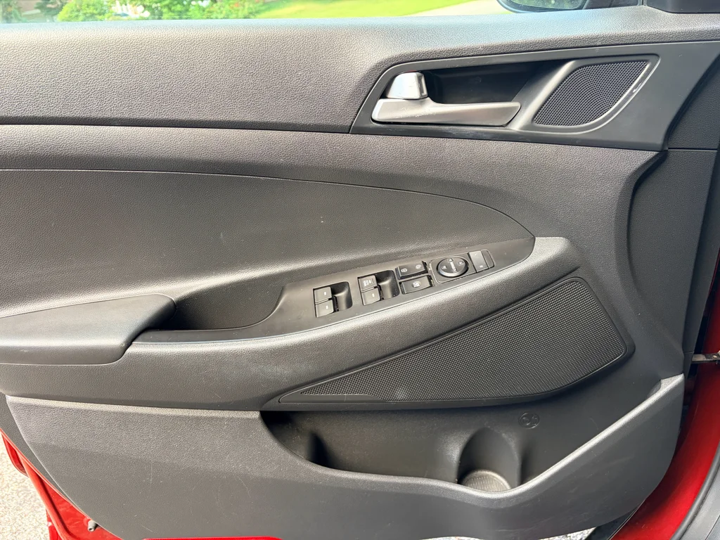 Used 2019 Gemstone Red Hyundai SE image 10