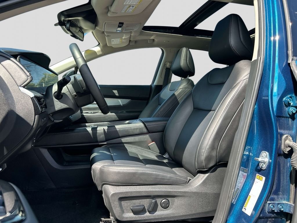 Used 2025 Blue Nissan SL image 20