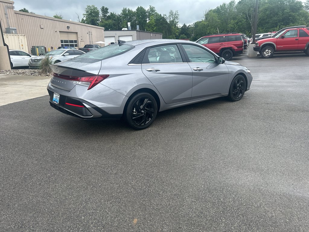 Used 2026 Fluid Metal Hyundai SEL Sport Premium image 7