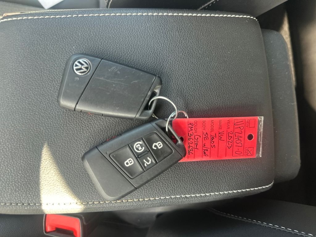 Used 2023 Gray Volkswagen 1.5T SE image 20