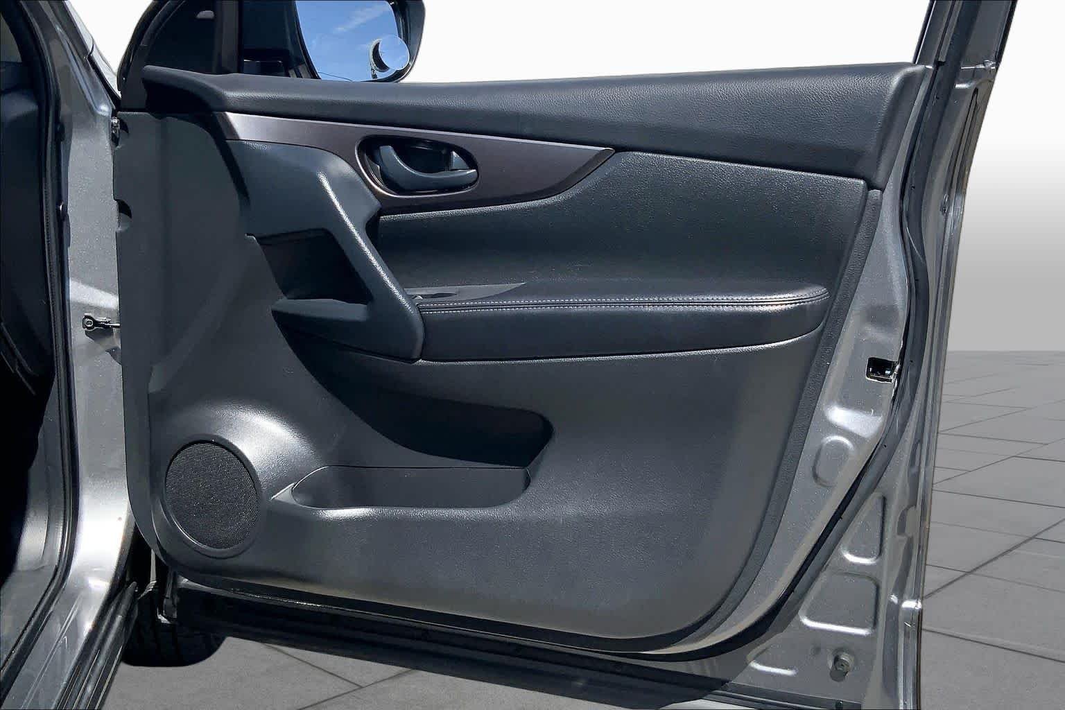 Used 2021 Gun Metallic Nissan S image 18
