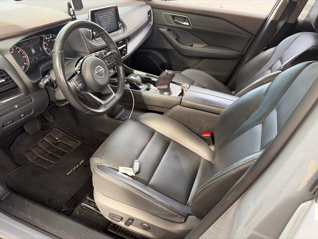 Used 2021 Gray Nissan SL image 3