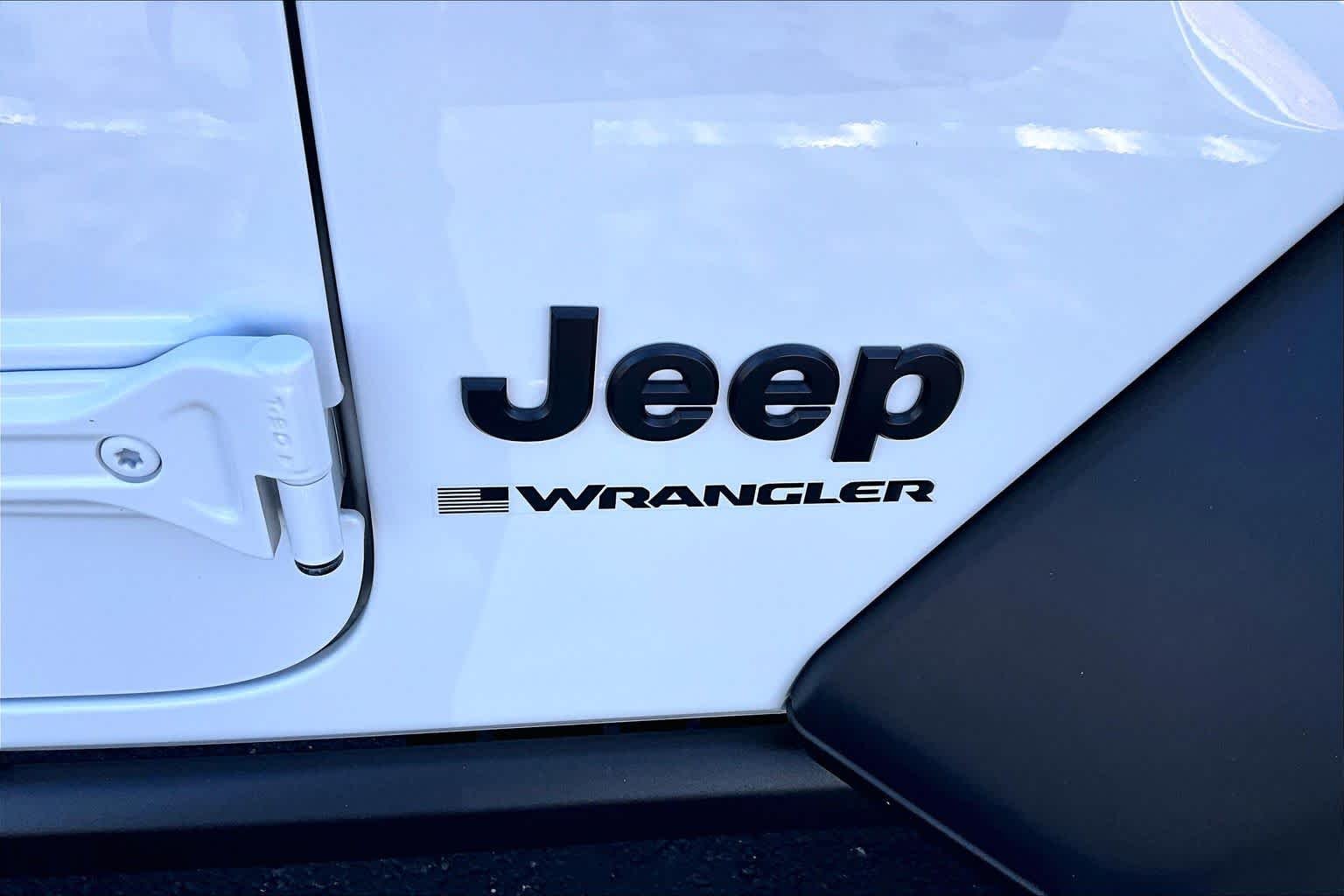 Used 2024 Bright White Clearcoat Jeep Willys image 10
