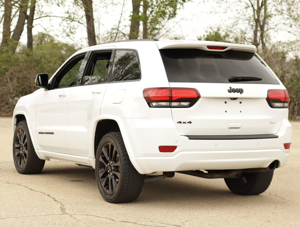 Used 2019 White Jeep Altitude 4x4 image 5