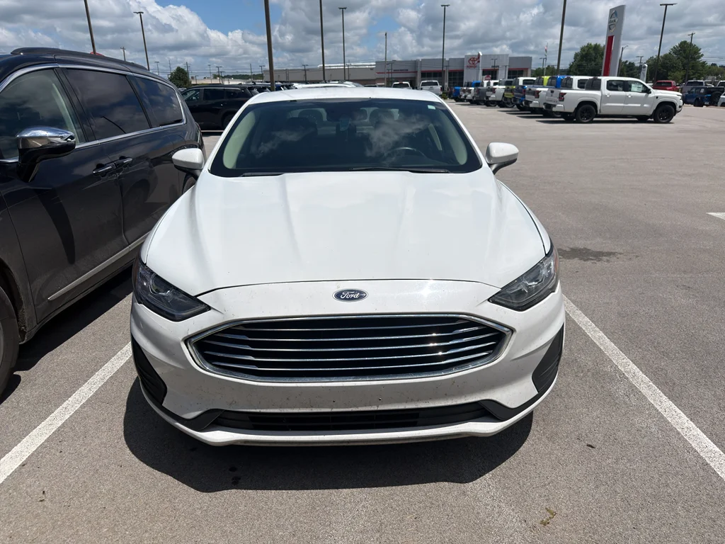 Used 2019 Oxford White Ford SE image 6